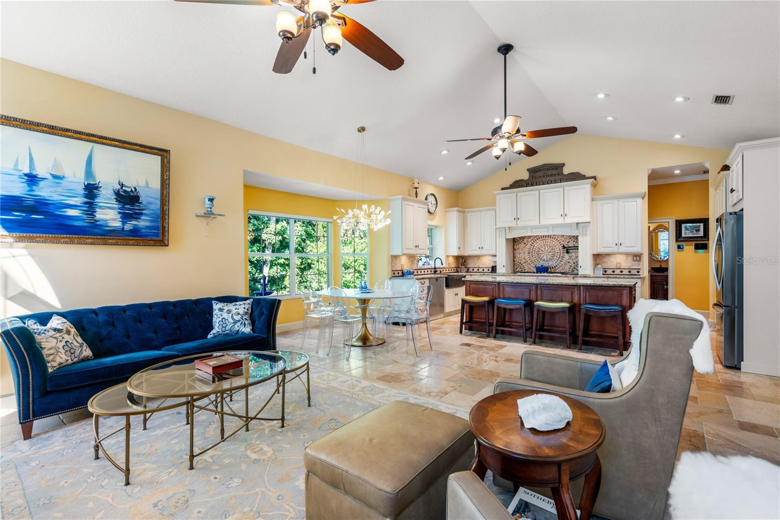 Image 10 of 53 For 8 Rue Renoir