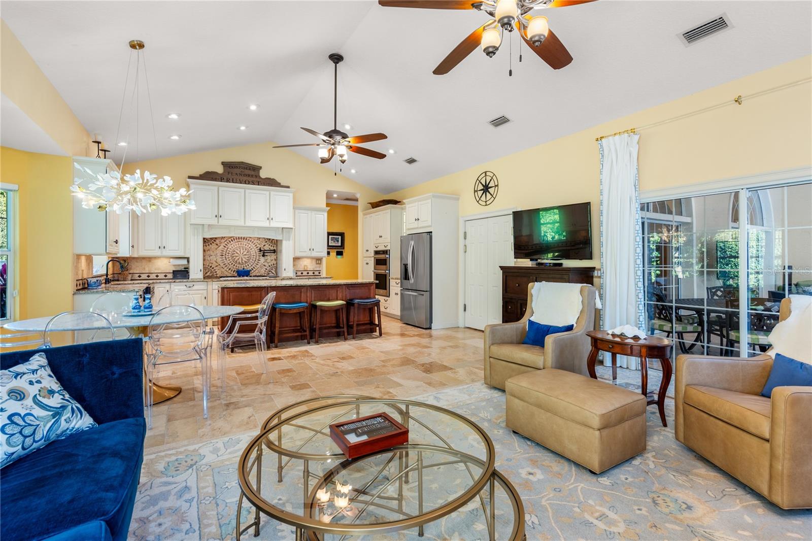 Image 11 of 53 For 8 Rue Renoir