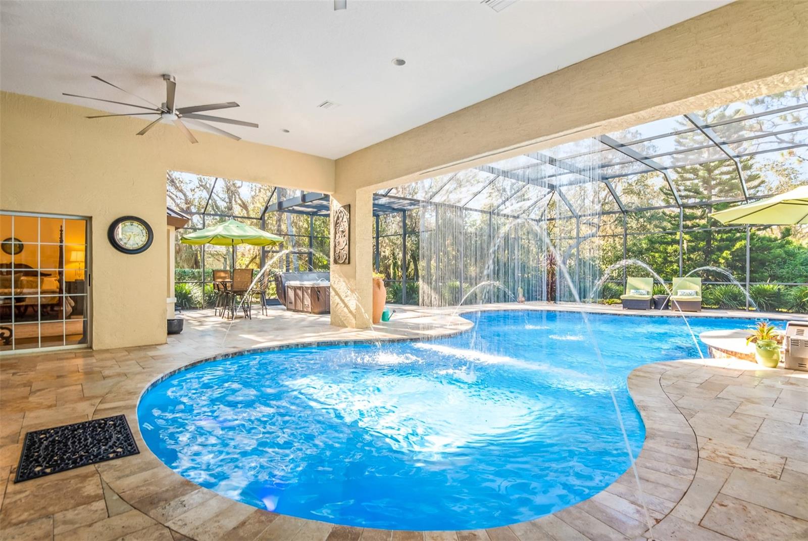 Image 12 of 53 For 8 Rue Renoir