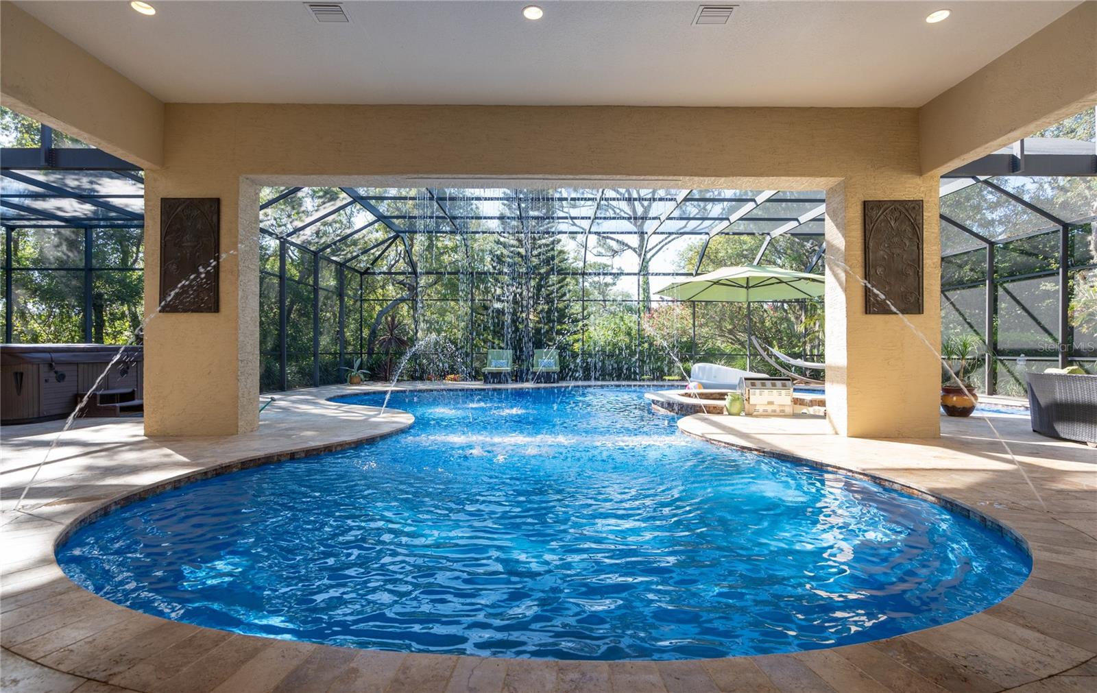 Image 13 of 53 For 8 Rue Renoir