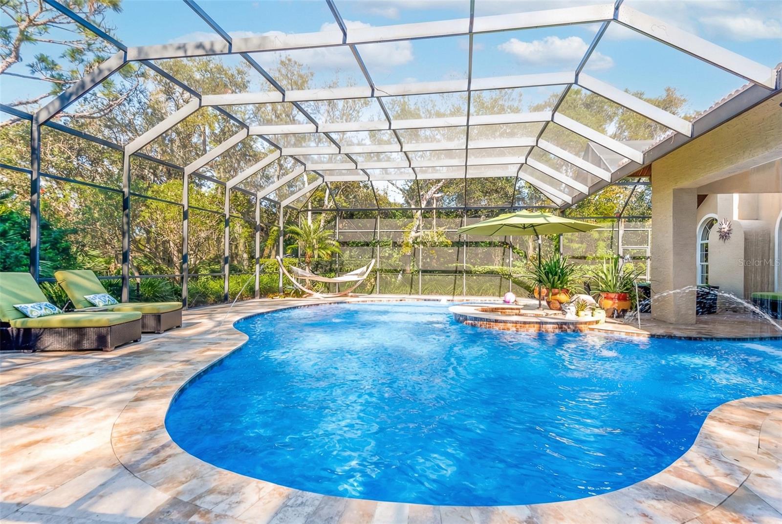 Image 14 of 53 For 8 Rue Renoir