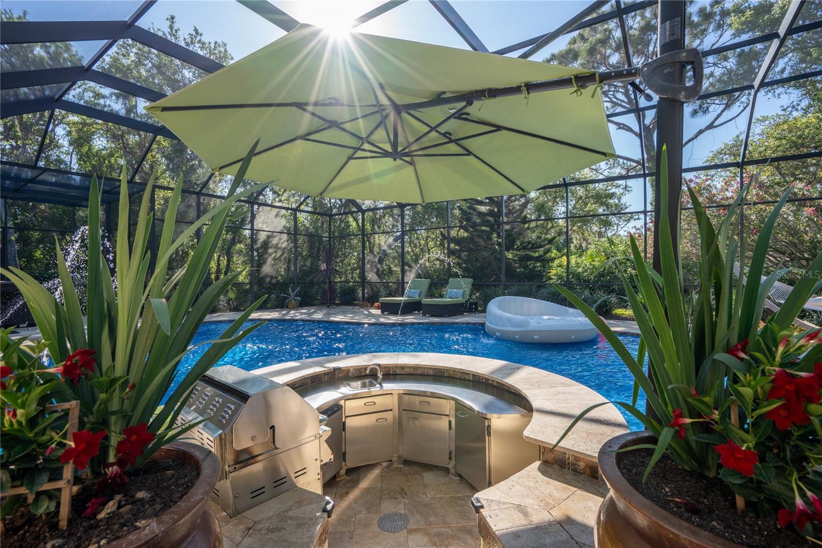 Image 16 of 53 For 8 Rue Renoir