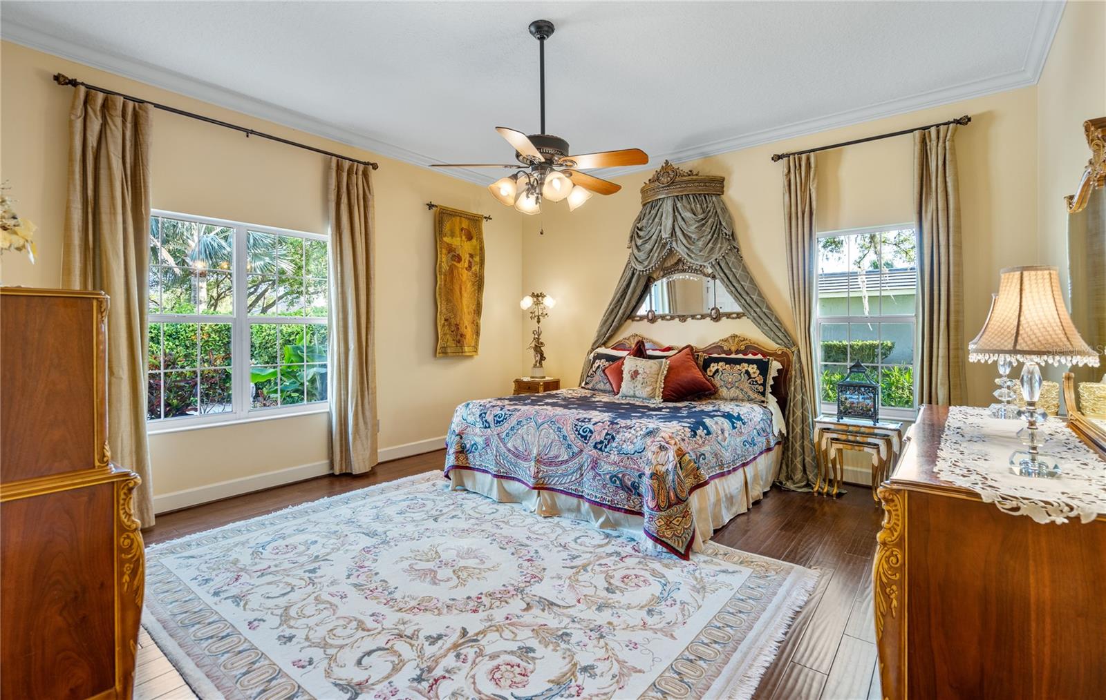 Image 25 of 53 For 8 Rue Renoir