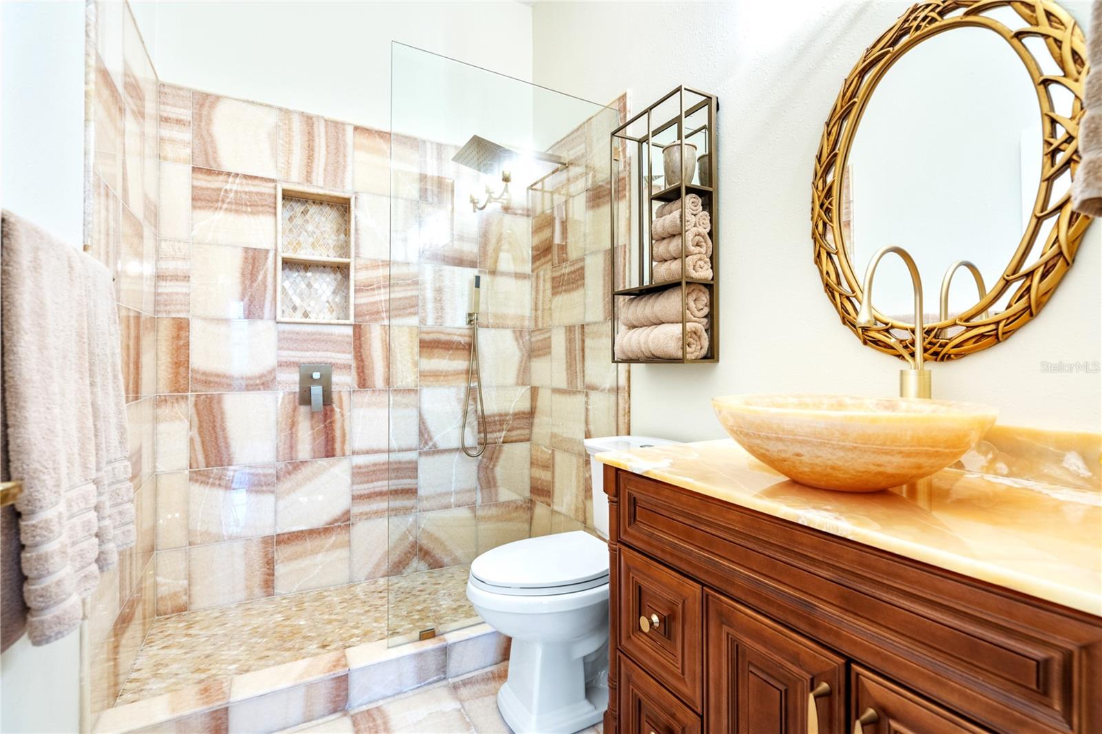 Image 27 of 53 For 8 Rue Renoir