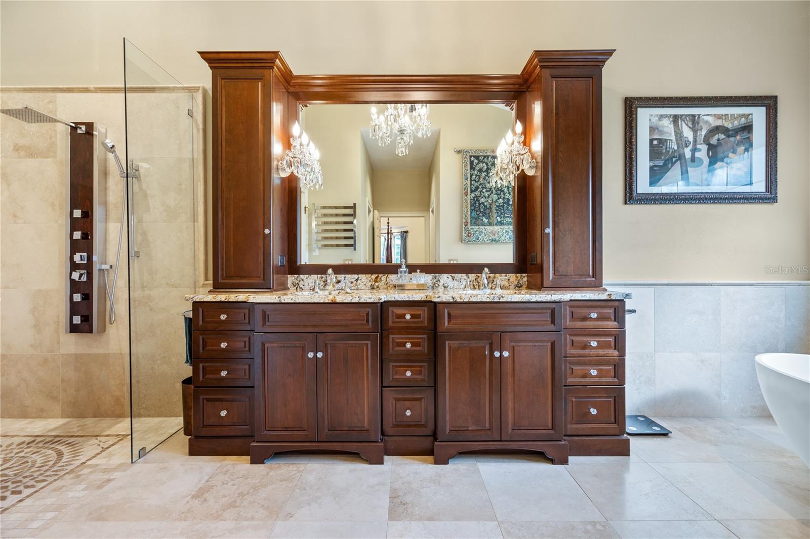 Image 30 of 53 For 8 Rue Renoir