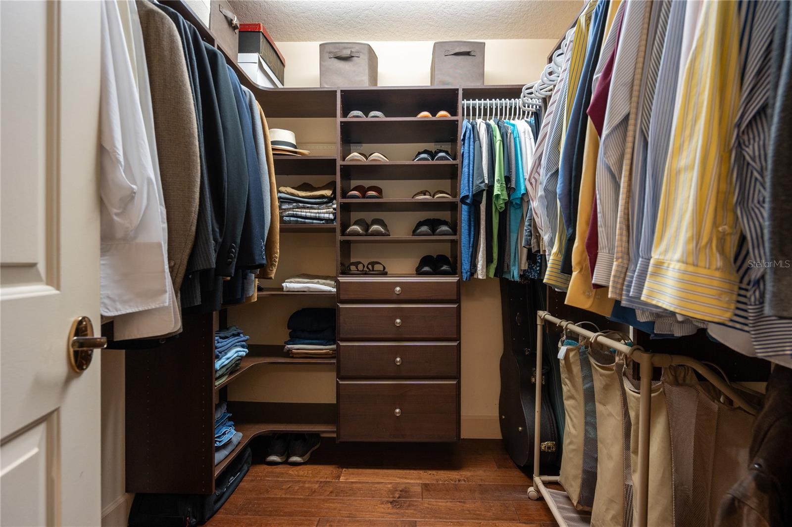 Image 33 of 53 For 8 Rue Renoir