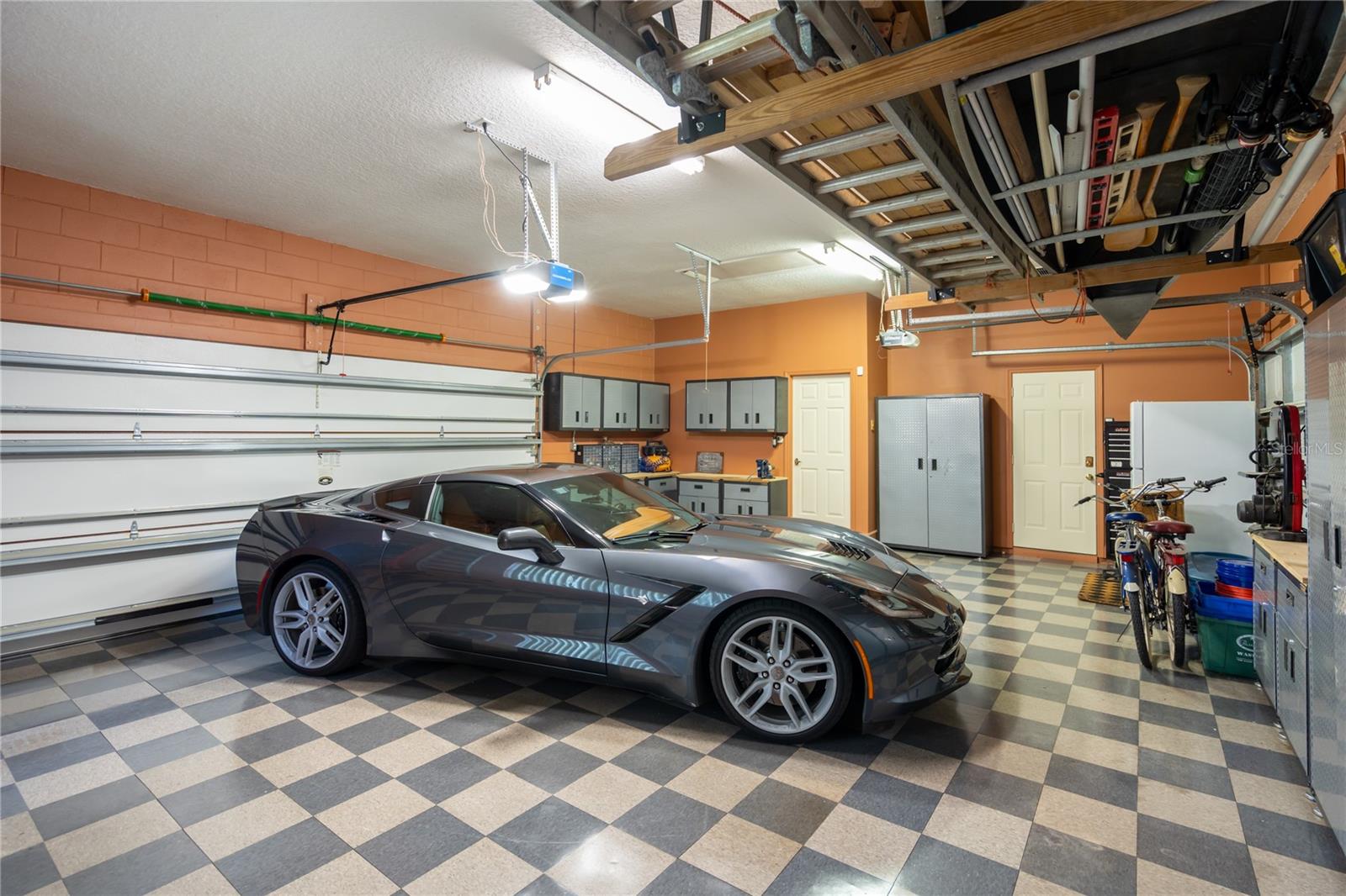 Image 36 of 53 For 8 Rue Renoir