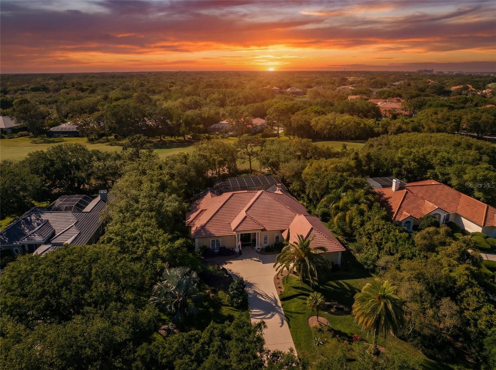 Image 37 of 53 For 8 Rue Renoir