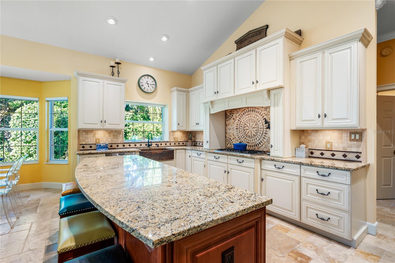 Image 6 of 53 For 8 Rue Renoir