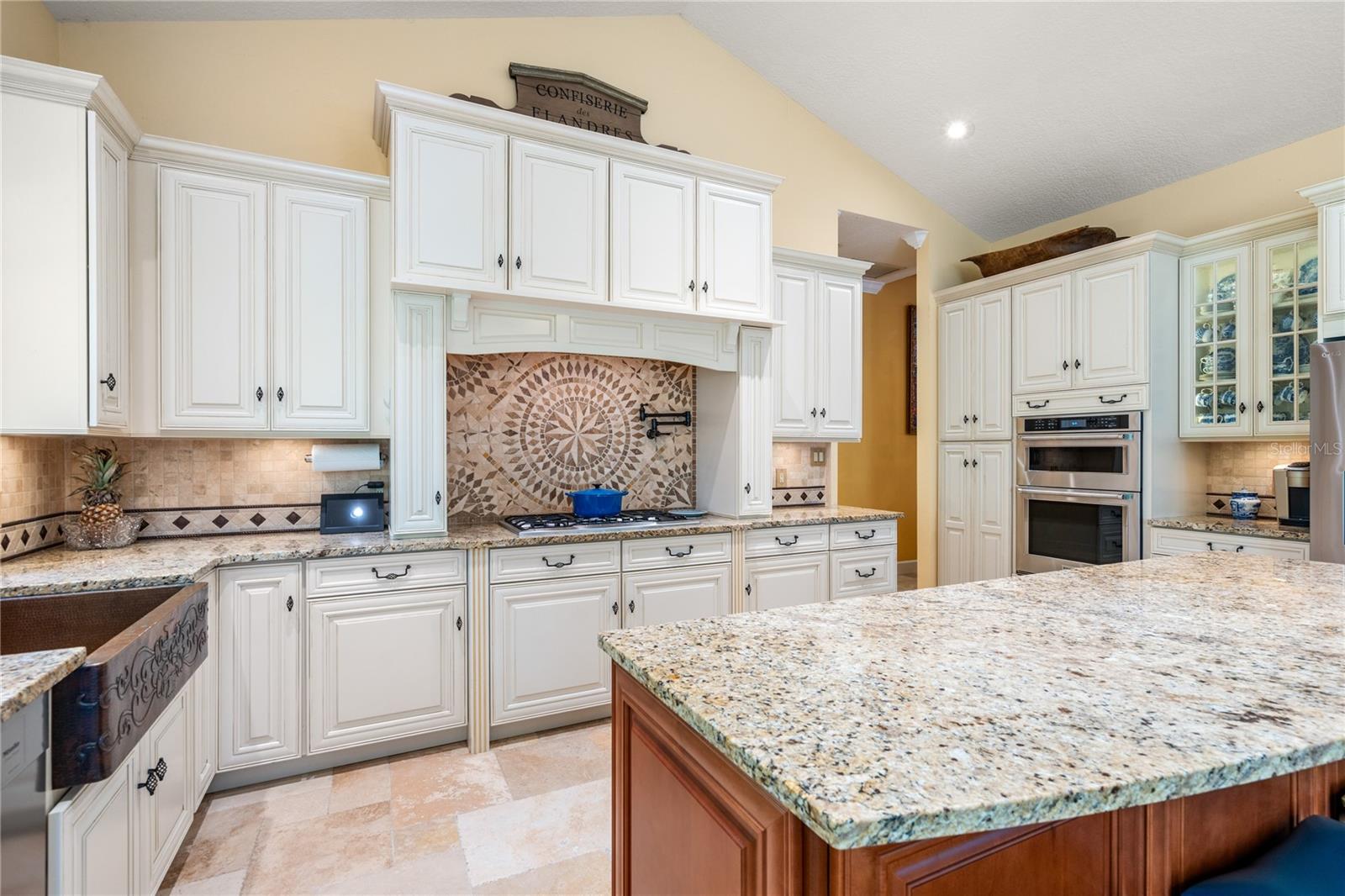 Image 7 of 53 For 8 Rue Renoir