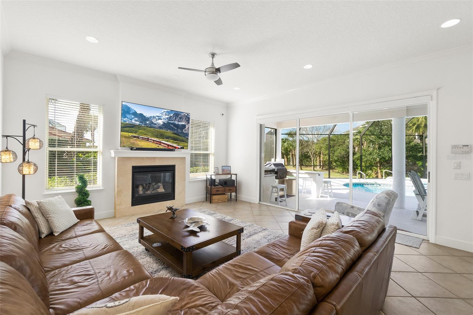 Image 49 of 71 For 104 Island Estates Parkway