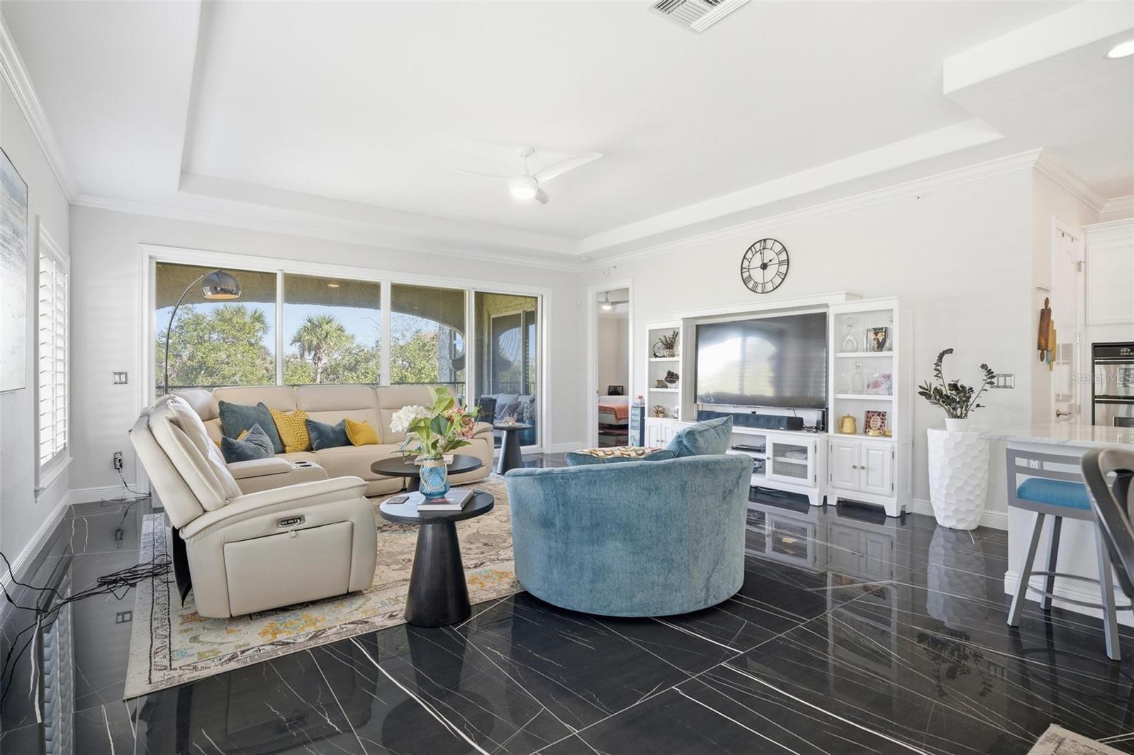 Image 15 of 76 For 110 Club House Drive 301