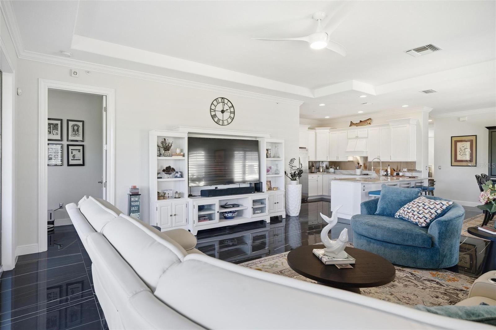 Image 18 of 76 For 110 Club House Drive 301