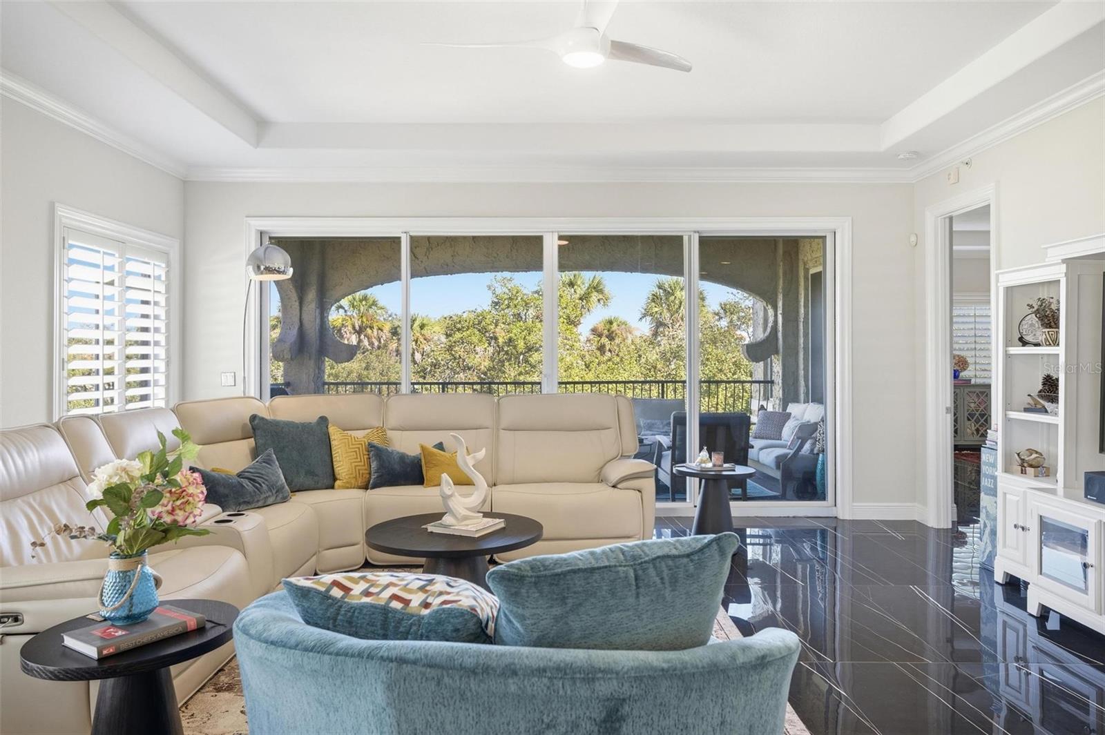 Image 19 of 76 For 110 Club House Drive 301