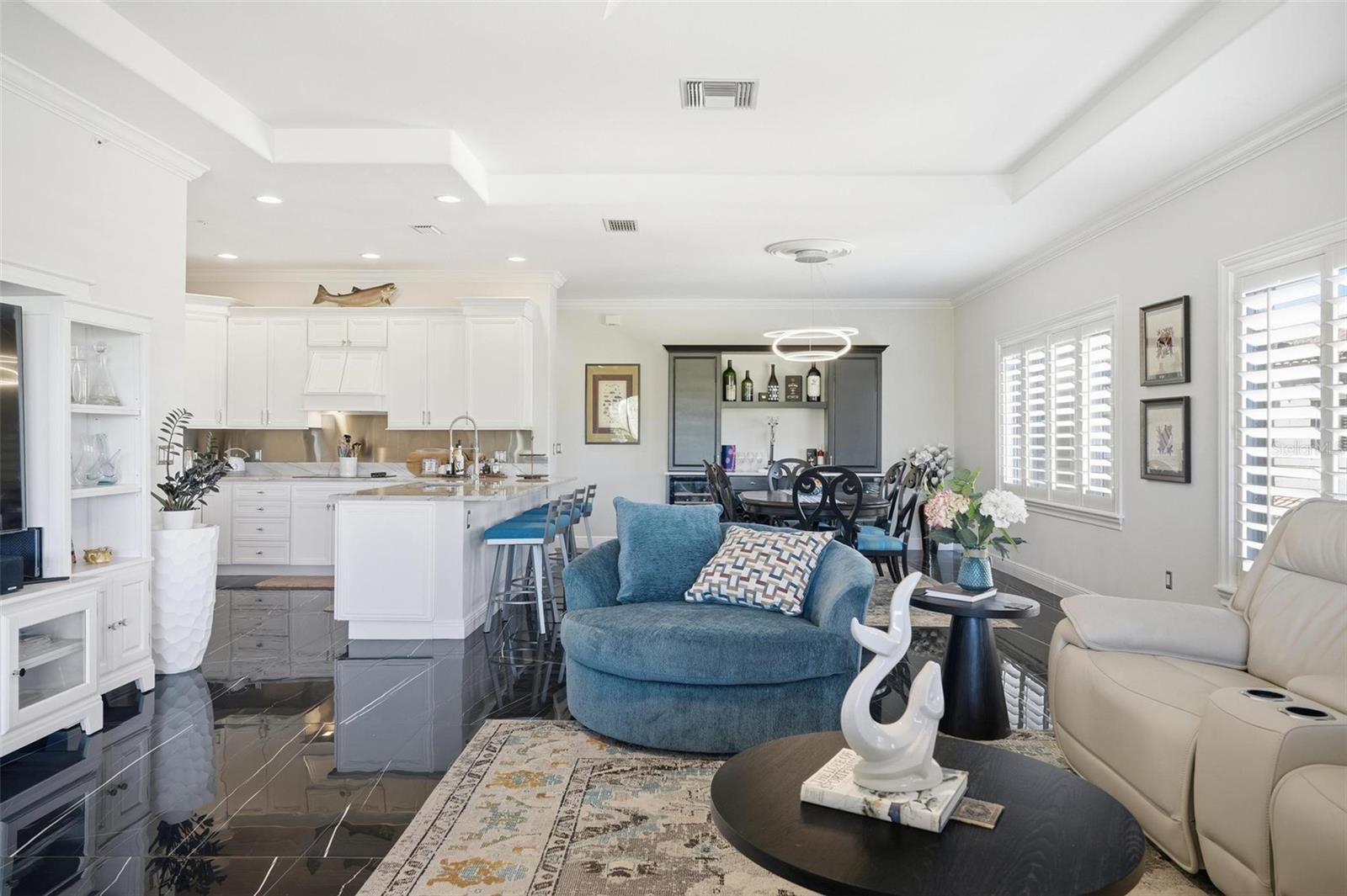 Image 21 of 76 For 110 Club House Drive 301