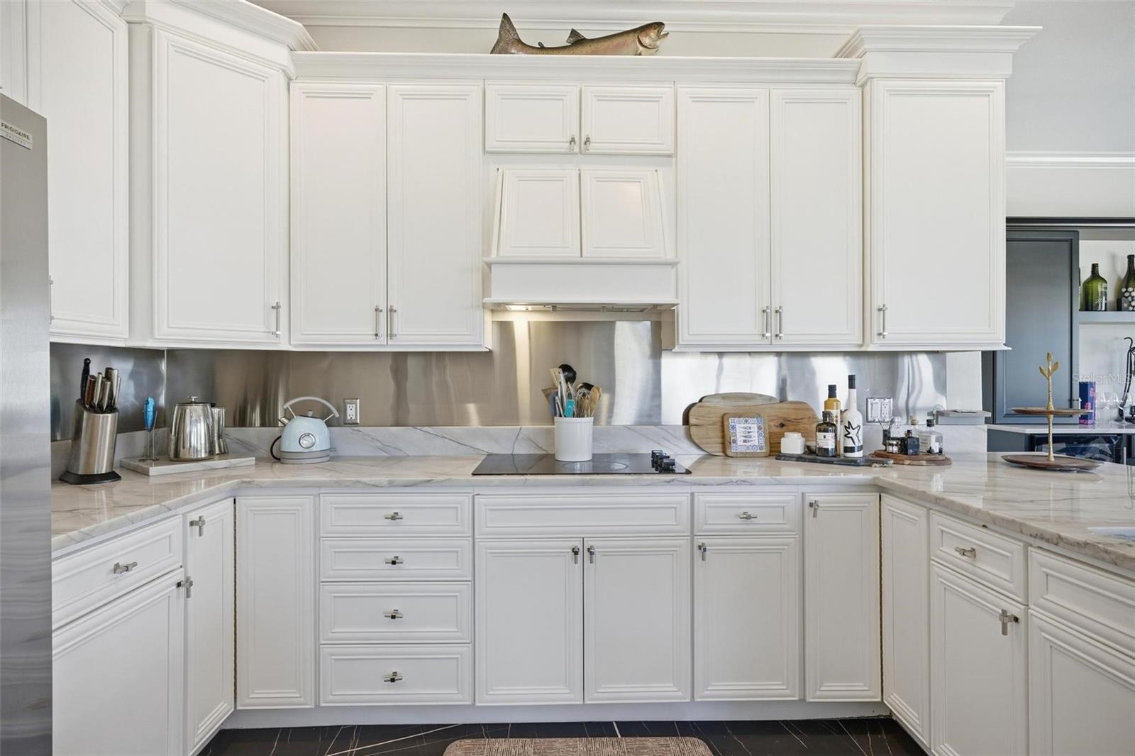 Image 24 of 76 For 110 Club House Drive 301