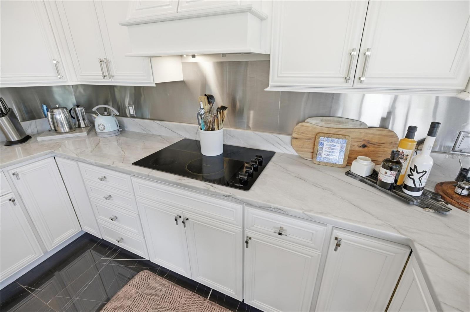 Image 26 of 76 For 110 Club House Drive 301