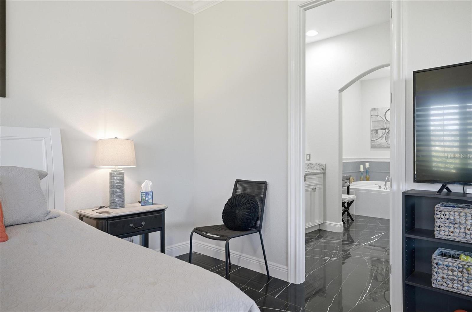 Image 37 of 76 For 110 Club House Drive 301