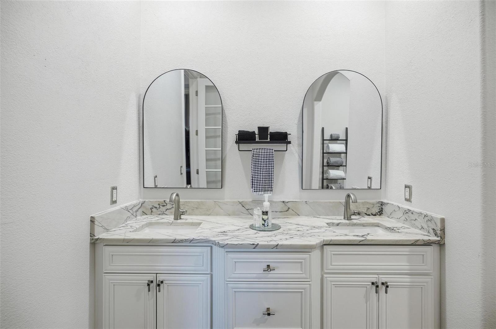 Image 40 of 76 For 110 Club House Drive 301