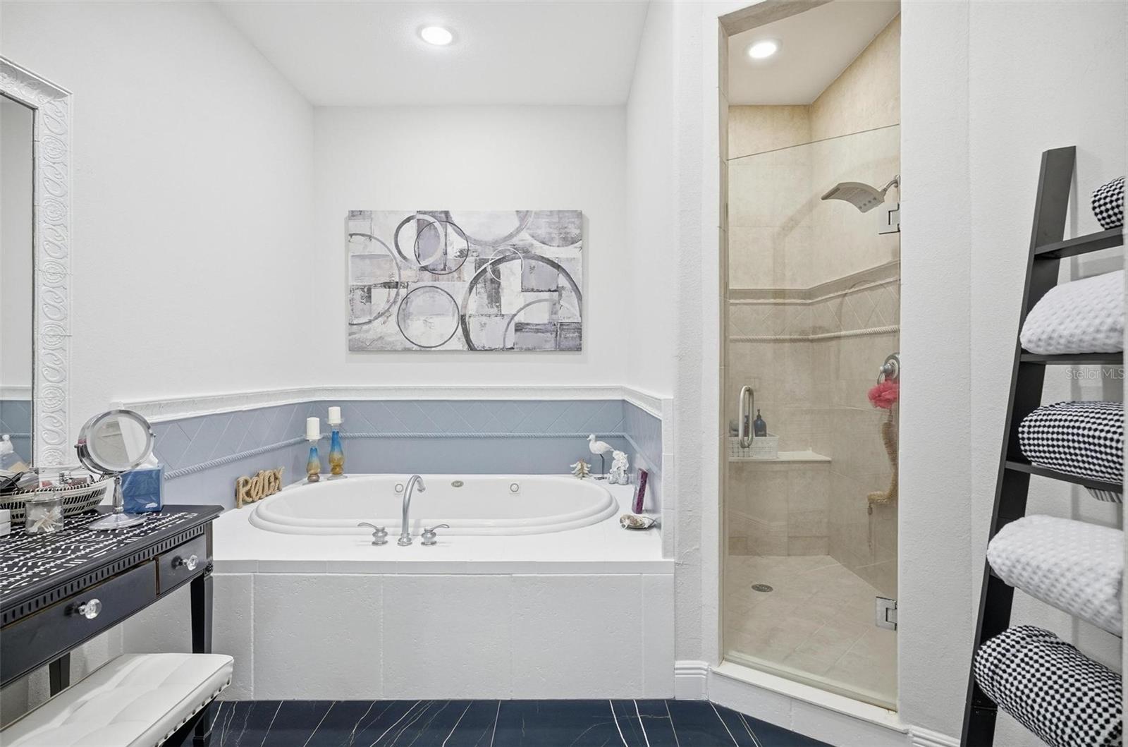 Image 42 of 76 For 110 Club House Drive 301