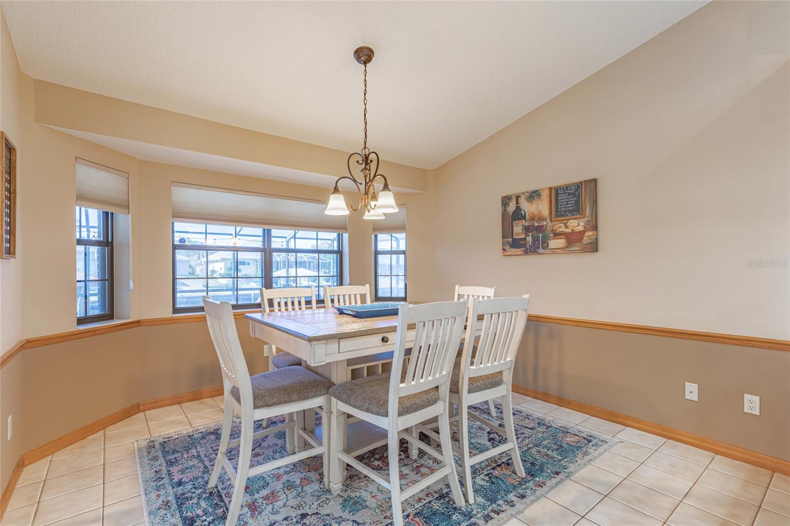 Listing photo id 10 for 27 Cherrytree Court