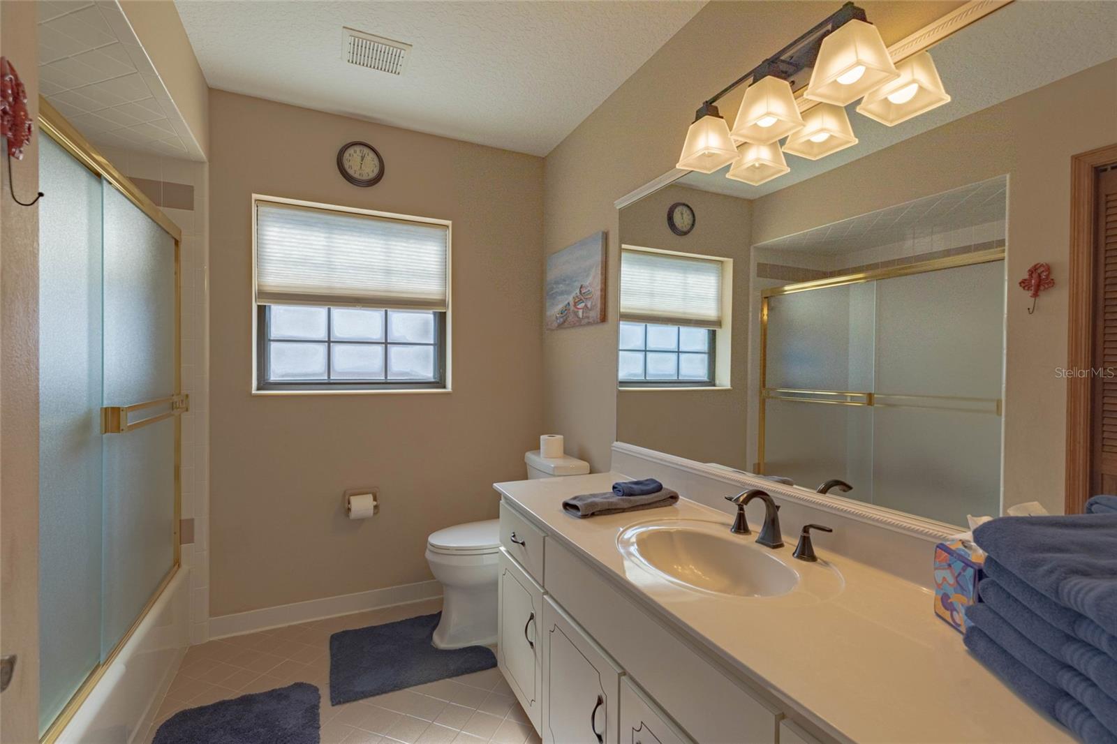 Listing photo id 14 for 27 Cherrytree Court