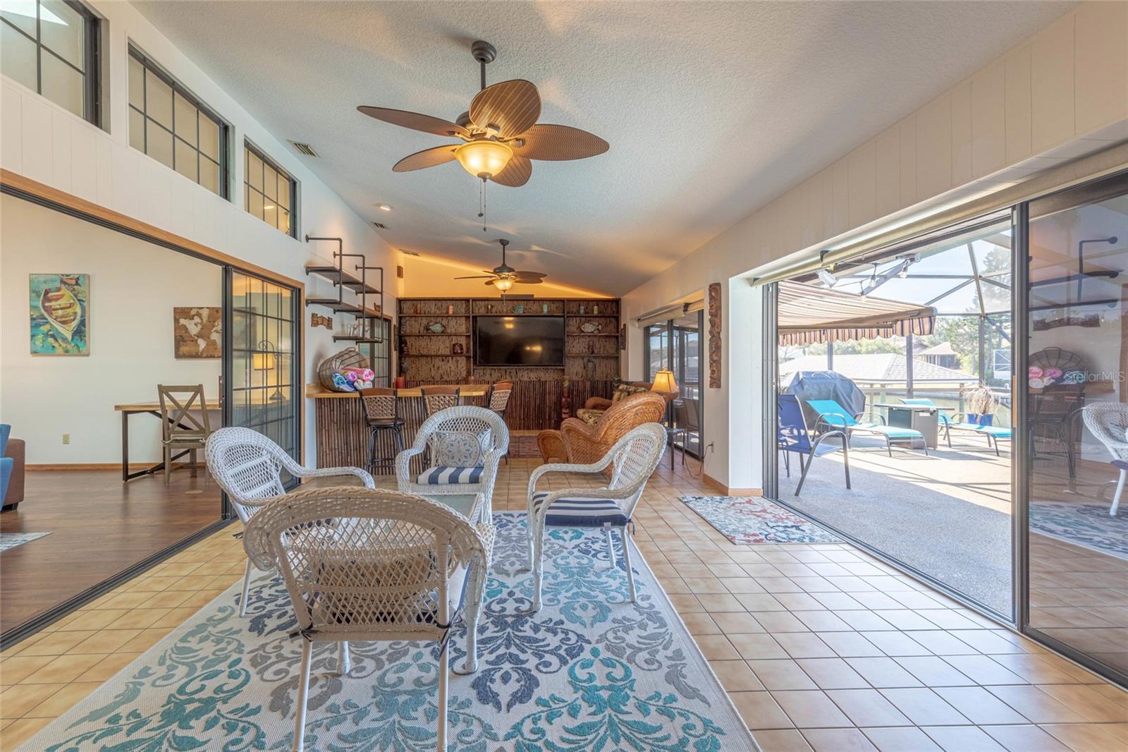 Listing photo id 21 for 27 Cherrytree Court