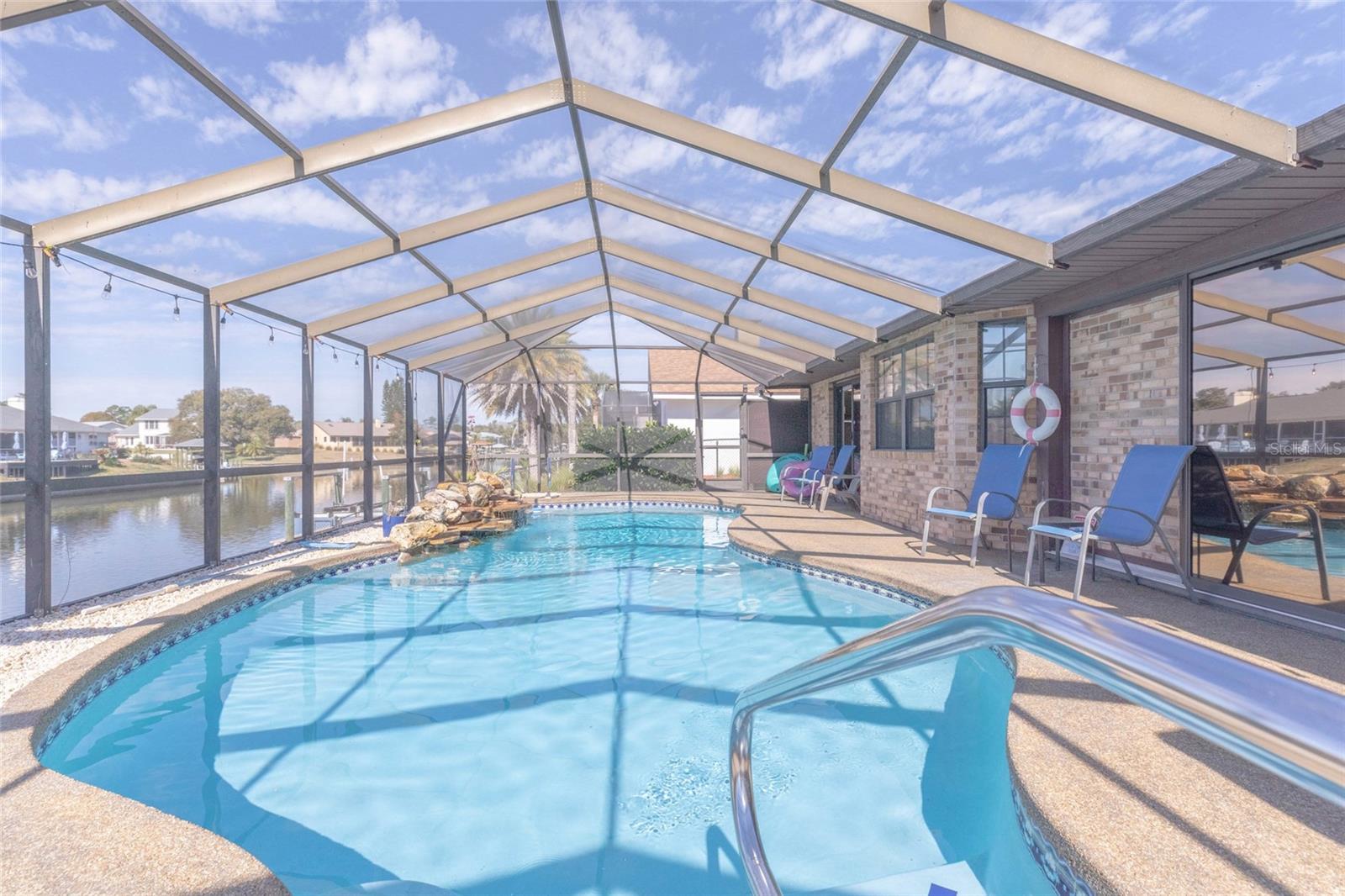 Listing photo id 23 for 27 Cherrytree Court