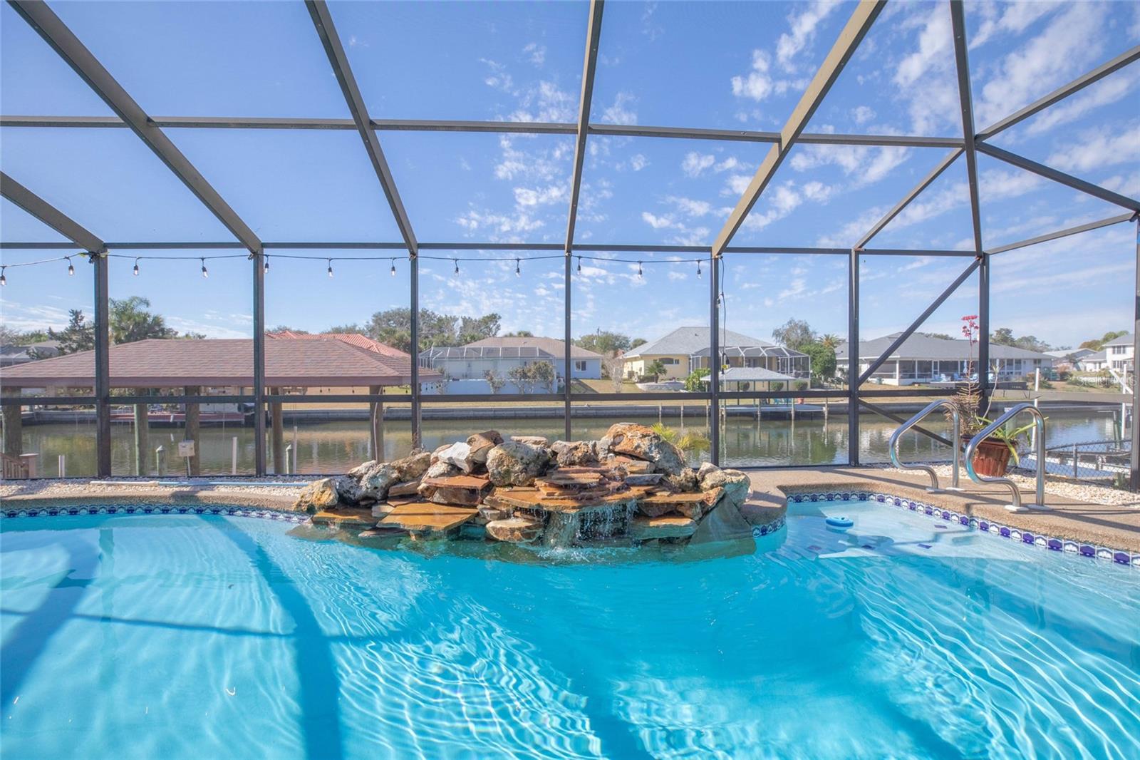 Listing photo id 25 for 27 Cherrytree Court