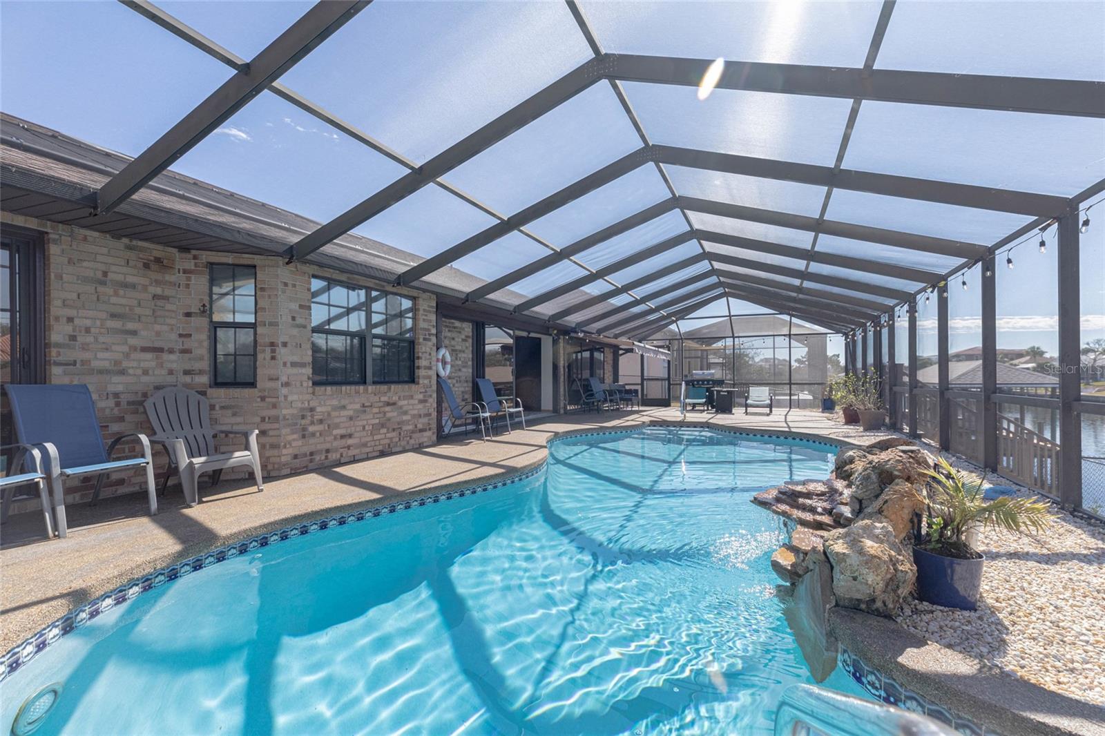 Listing photo id 26 for 27 Cherrytree Court