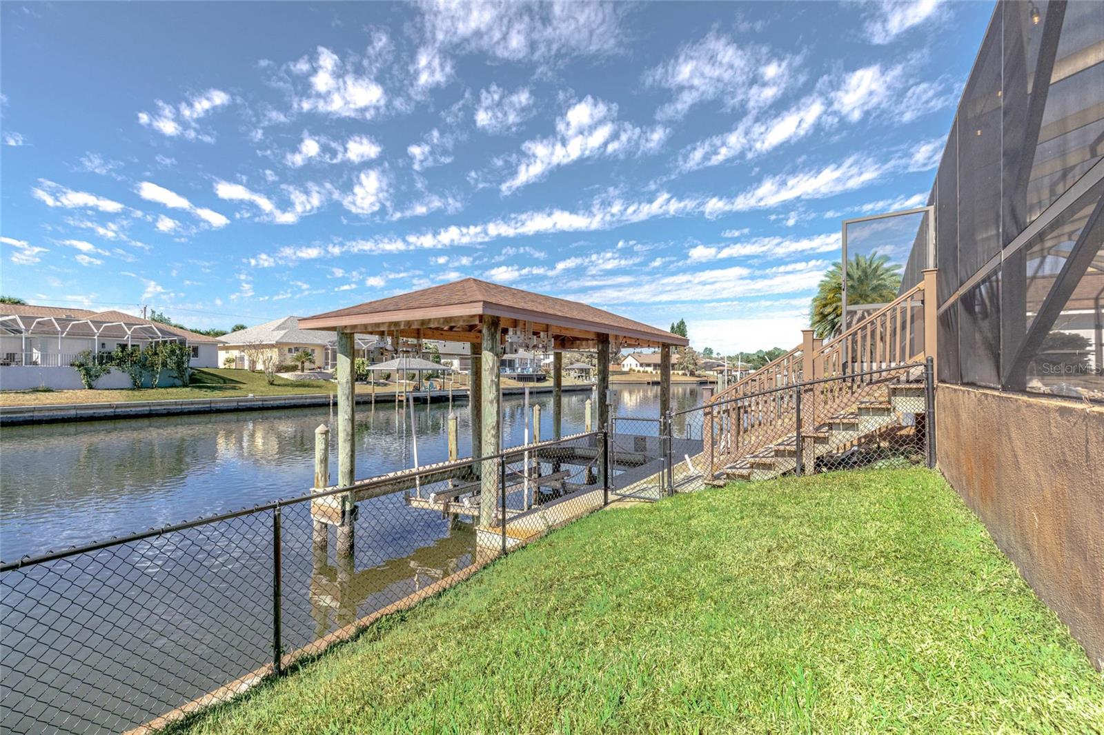 Listing photo id 27 for 27 Cherrytree Court