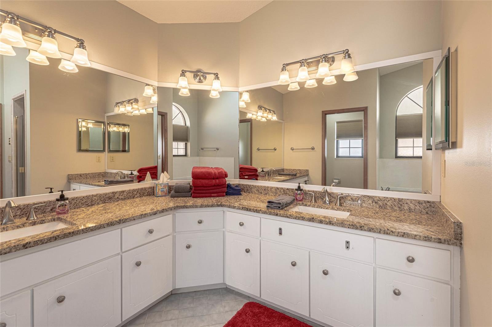 Listing photo id 36 for 27 Cherrytree Court