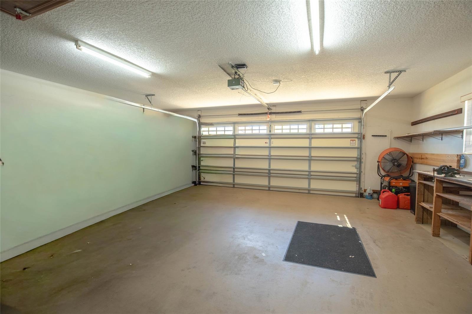 Listing photo id 39 for 27 Cherrytree Court