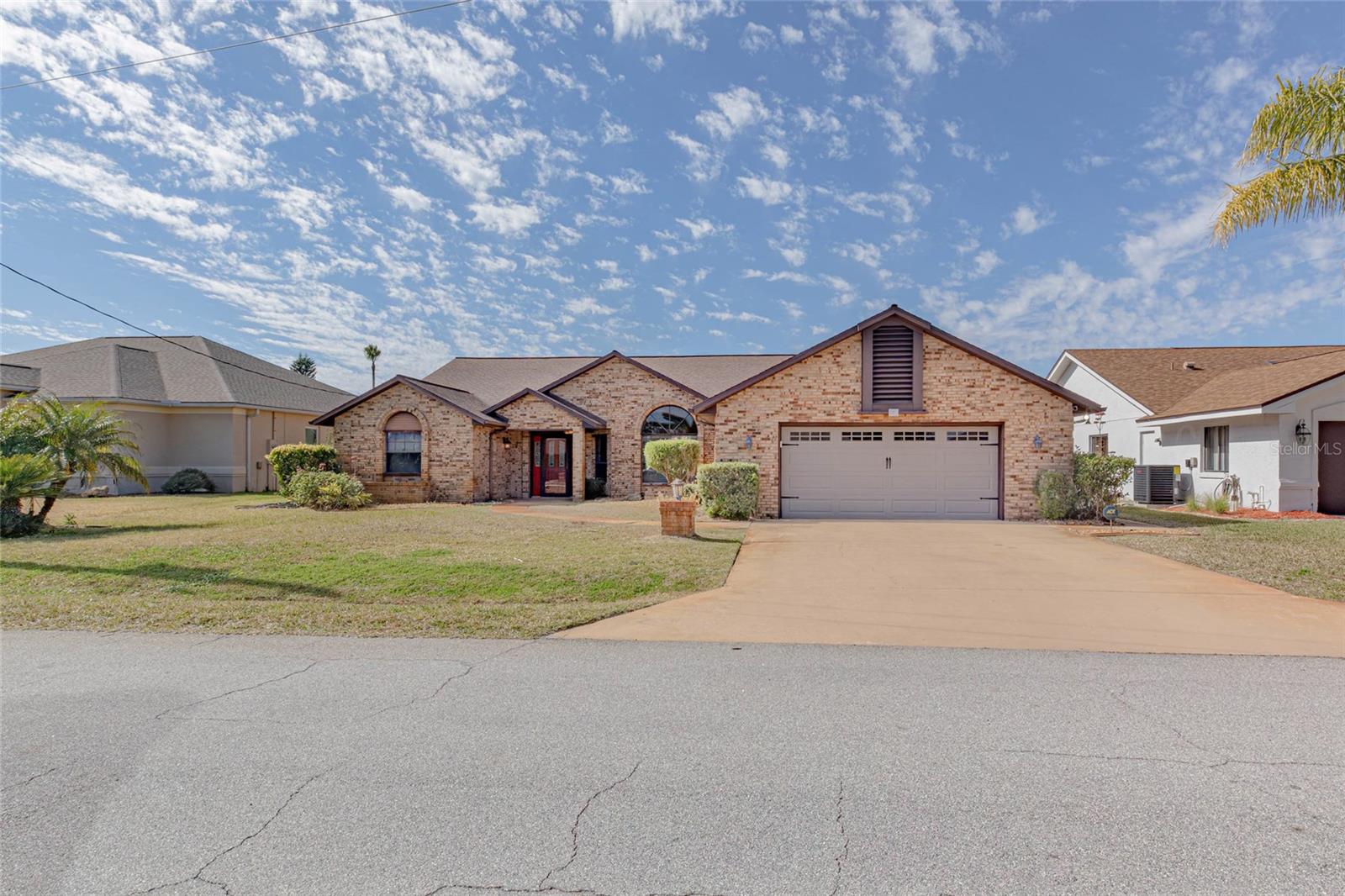 Listing photo id 47 for 27 Cherrytree Court