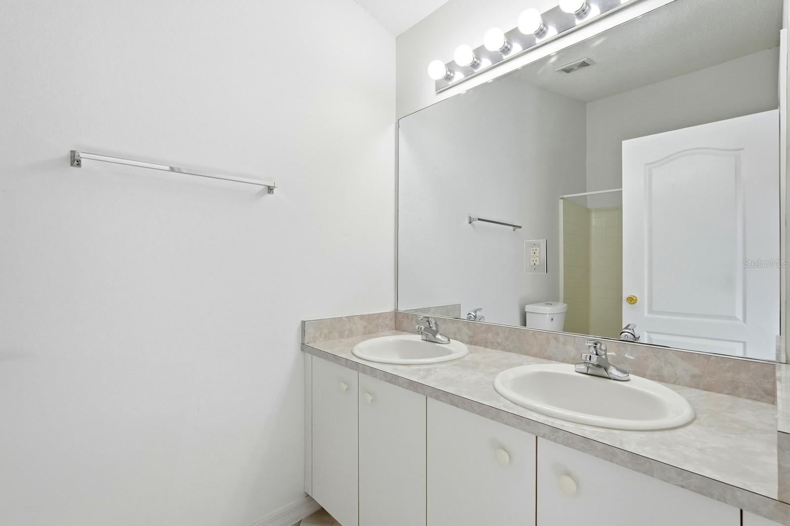 Image 19 of 35 For 1502 Deer Springs Road