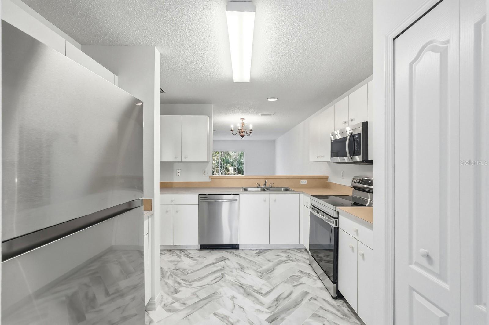 Image 8 of 35 For 1502 Deer Springs Road