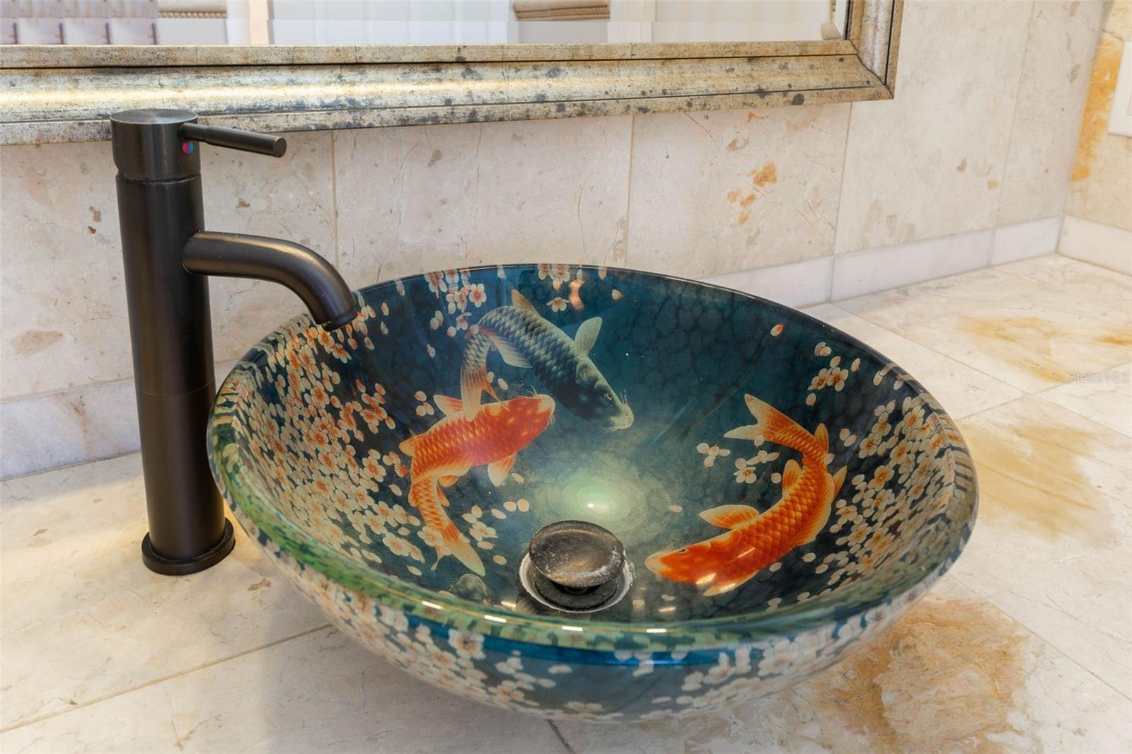 Image 17 of 31 For 2 Claridge Court S