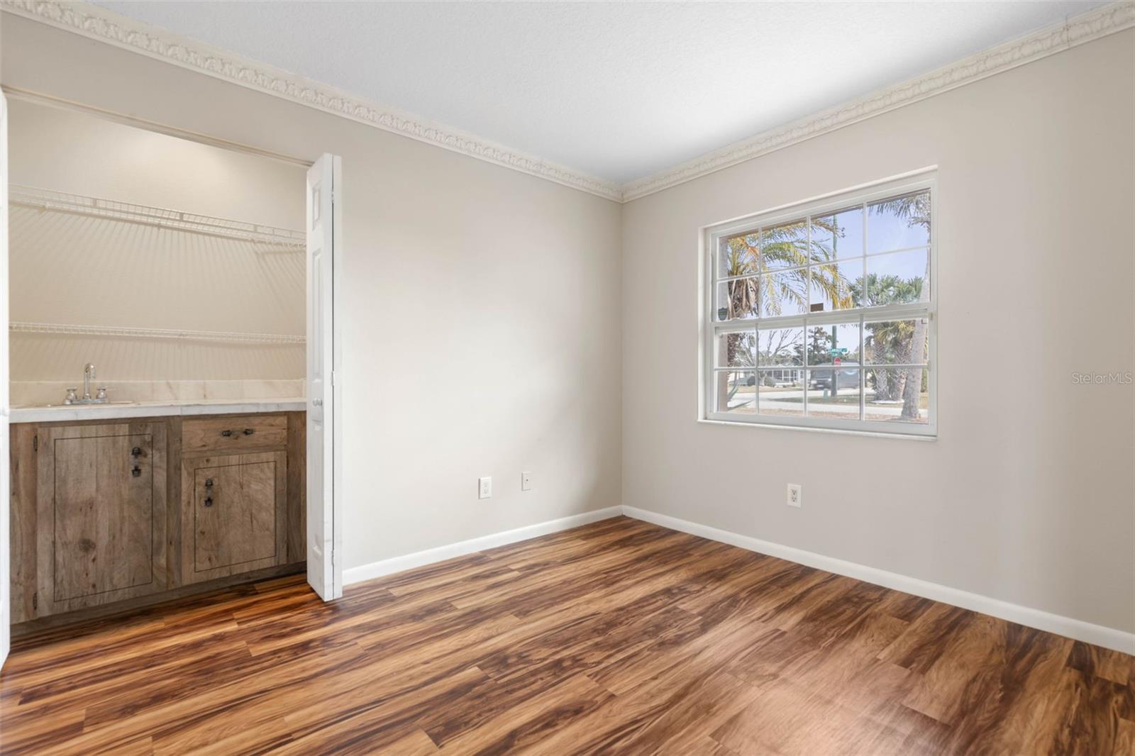 Image 19 of 31 For 2 Claridge Court S