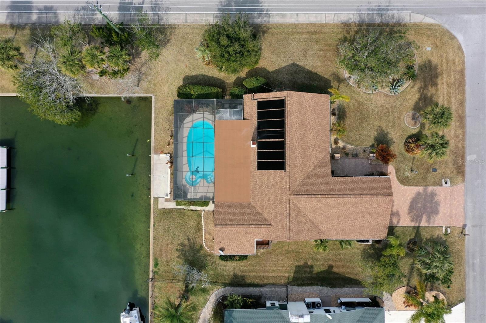 Image 30 of 31 For 2 Claridge Court S