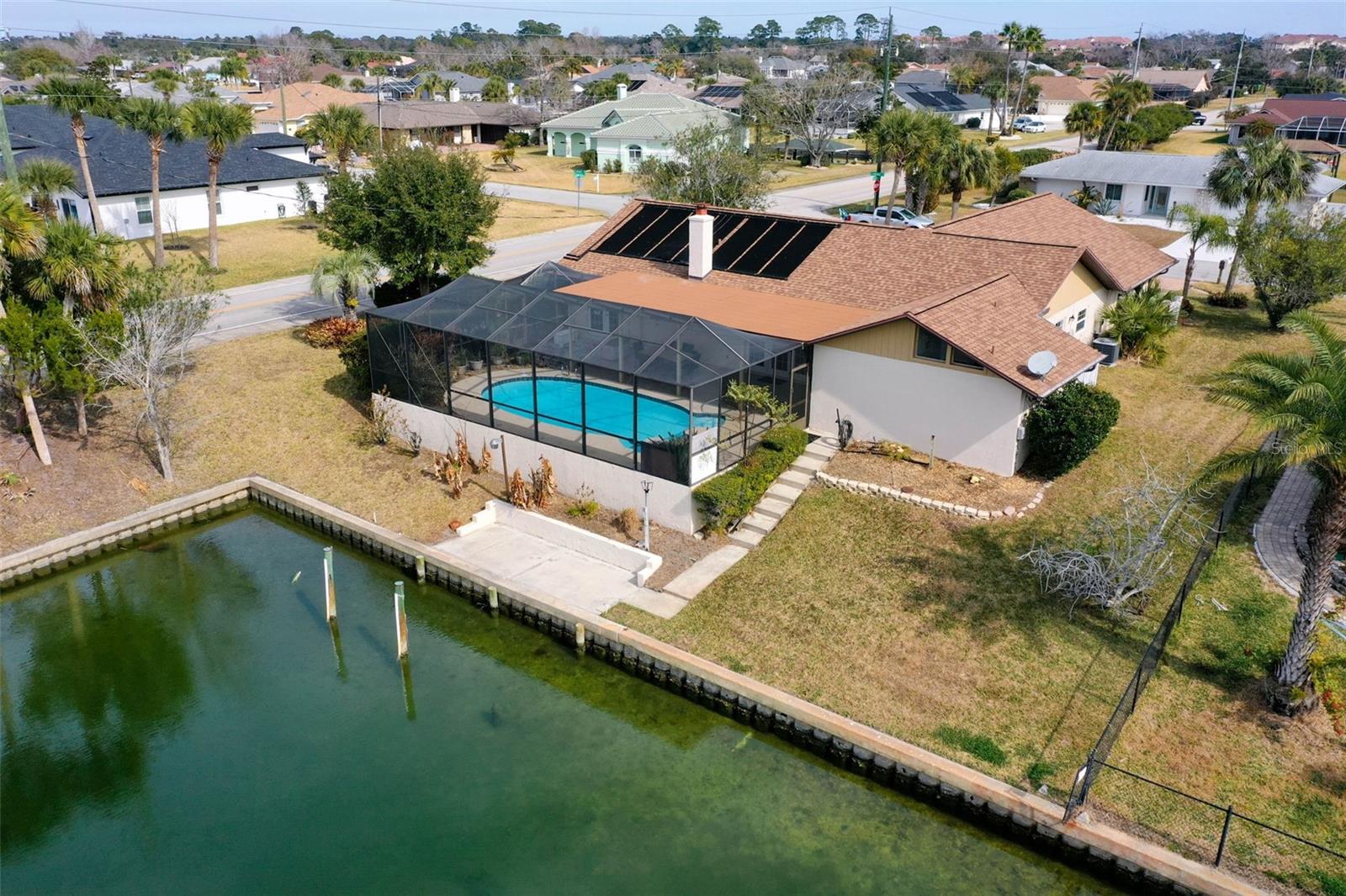 Image 4 of 31 For 2 Claridge Court S