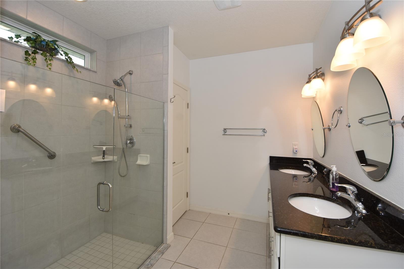 Image 24 of 34 For 22 Rybar Lane