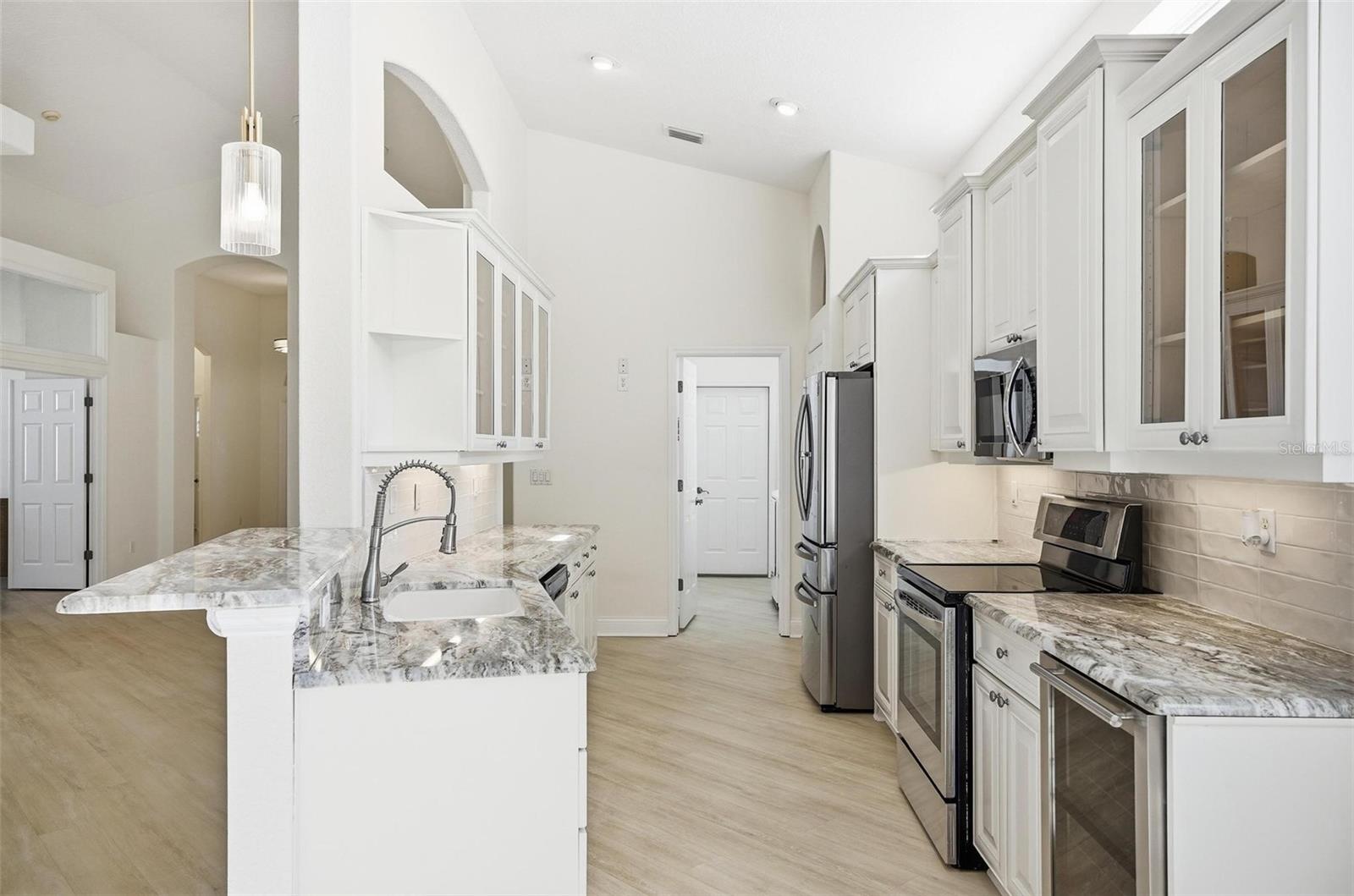 Image 13 of 89 For 16 Village View Way