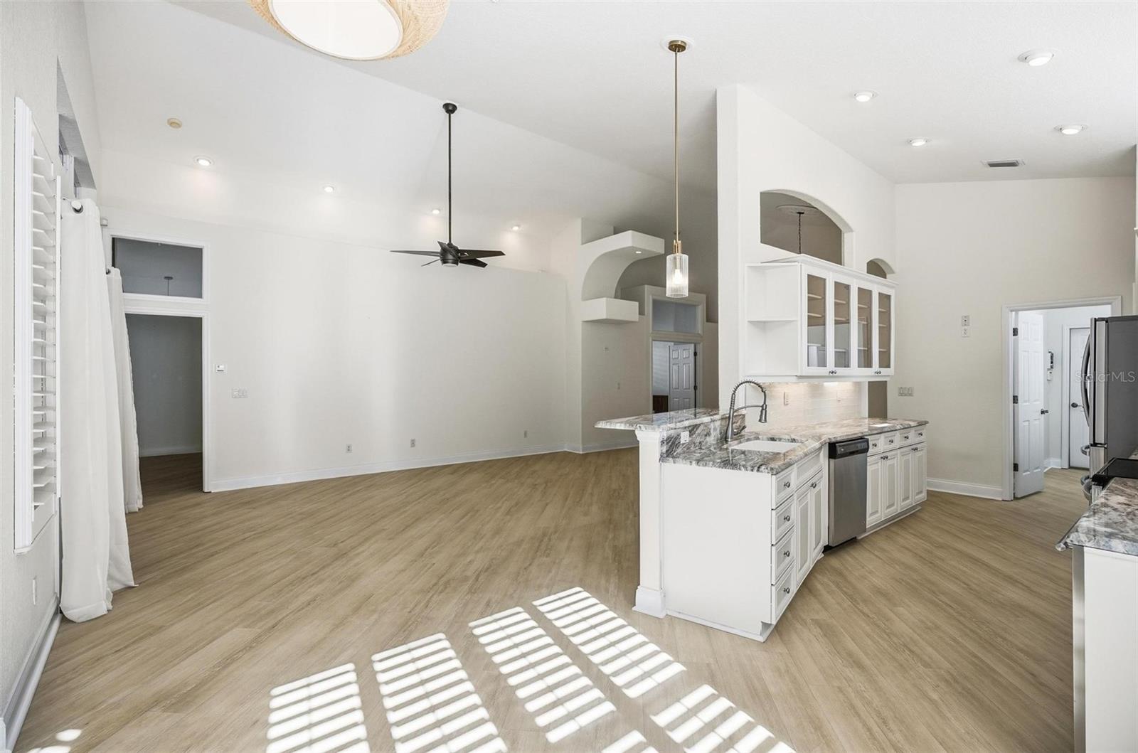 Image 21 of 89 For 16 Village View Way