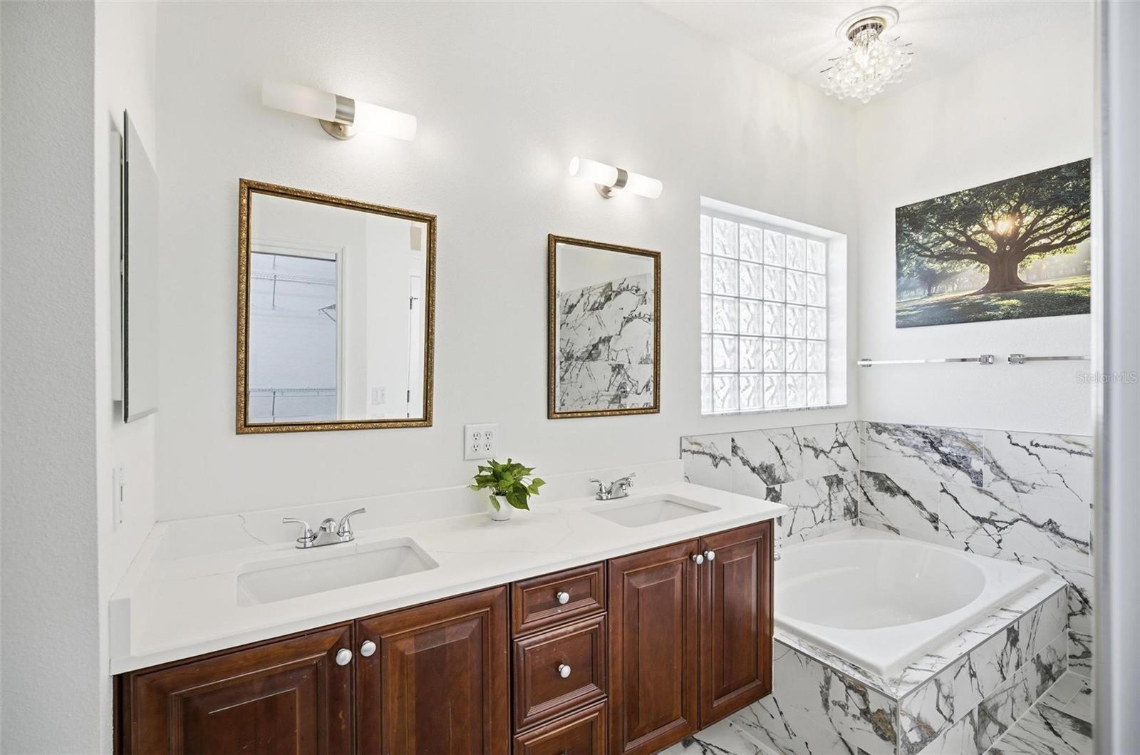 Image 33 of 89 For 16 Village View Way