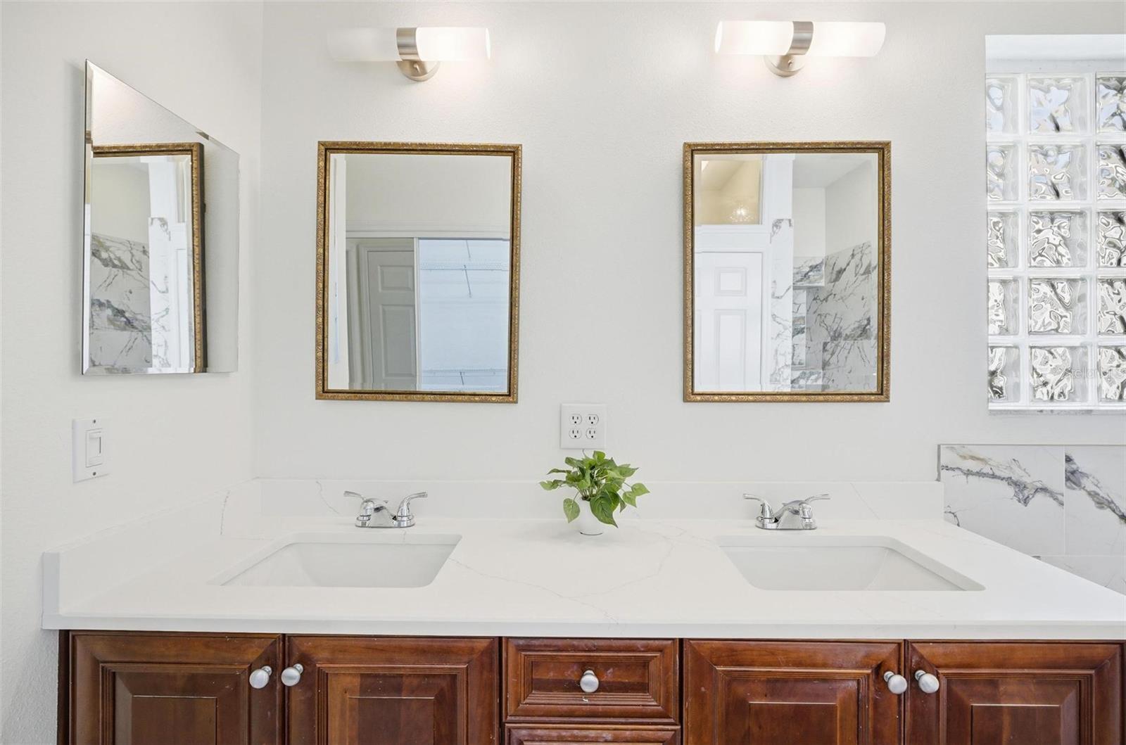 Image 34 of 89 For 16 Village View Way