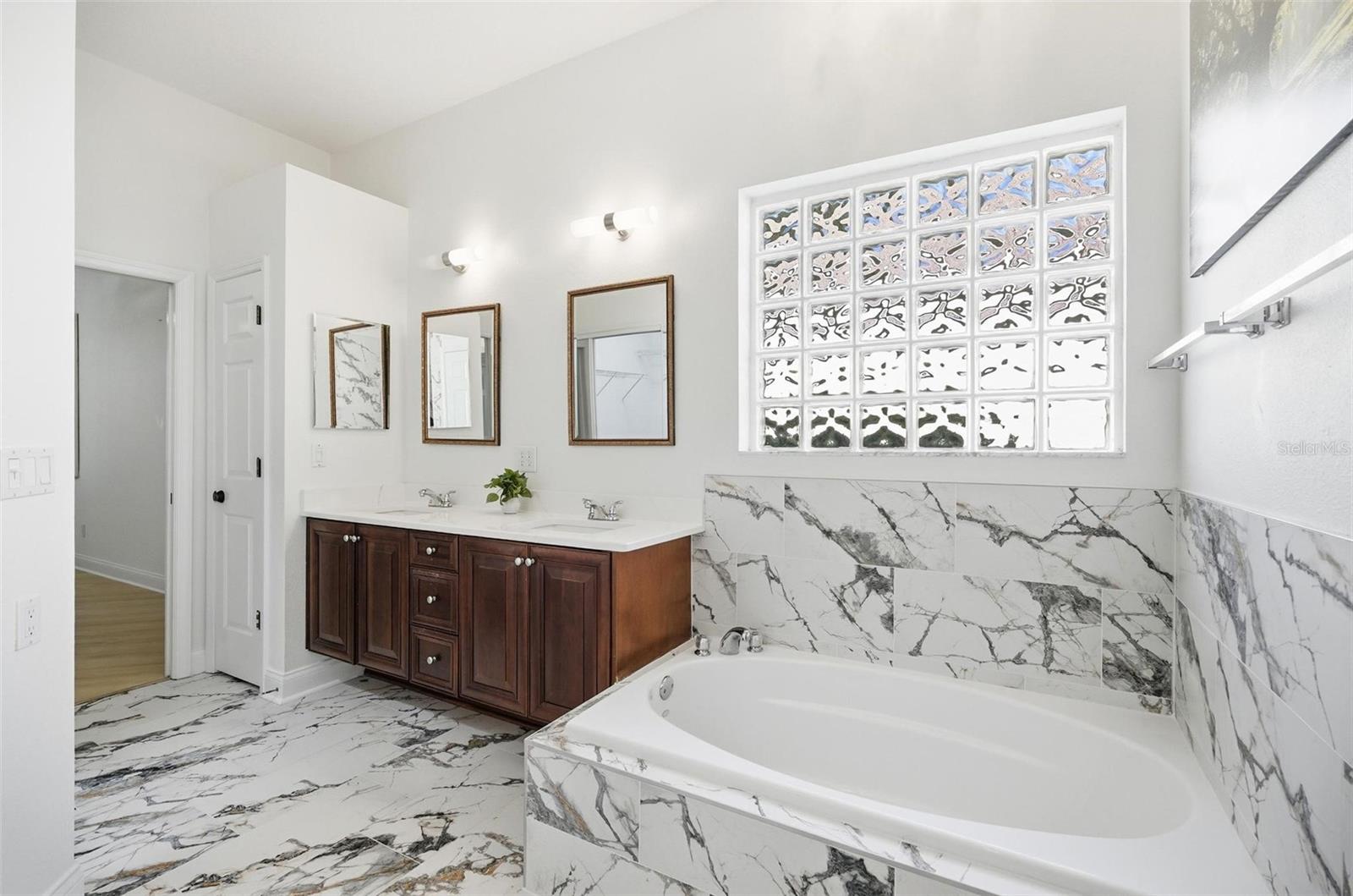 Image 37 of 89 For 16 Village View Way