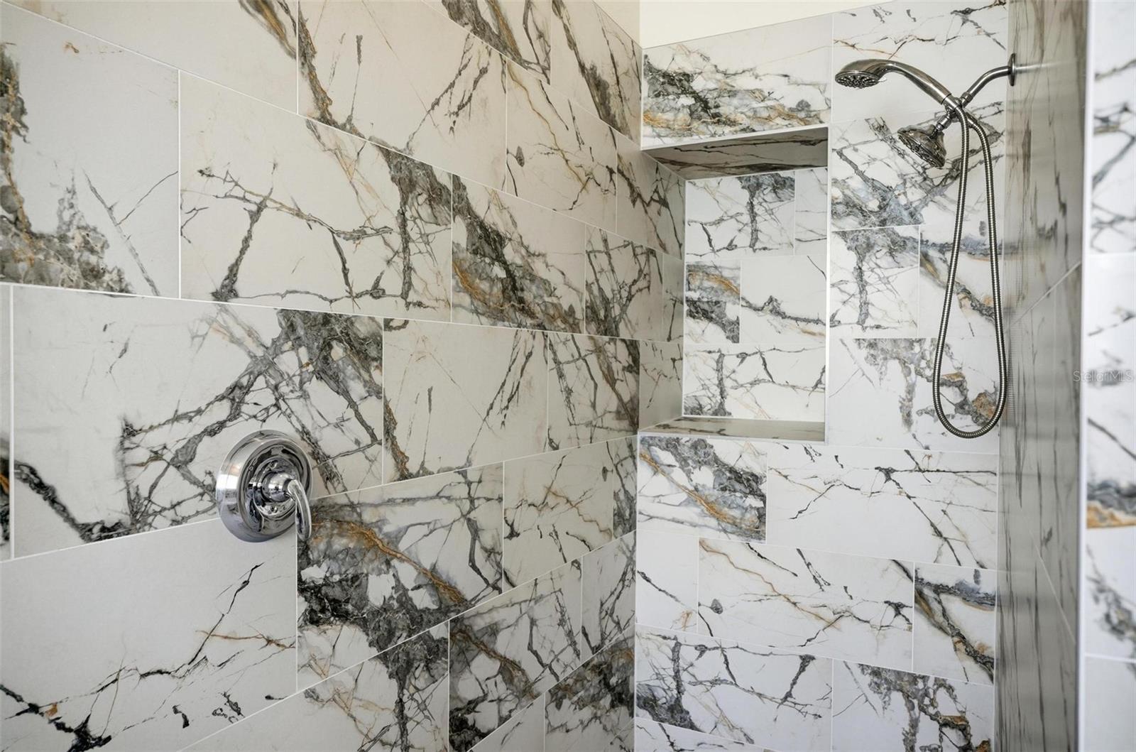 Image 40 of 89 For 16 Village View Way