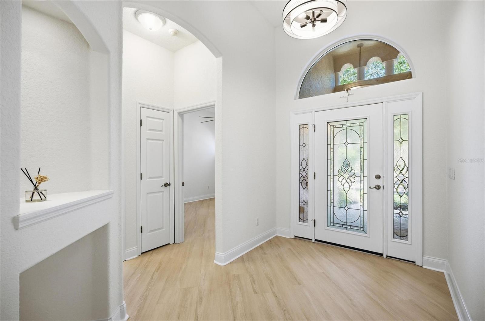 Image 5 of 89 For 16 Village View Way