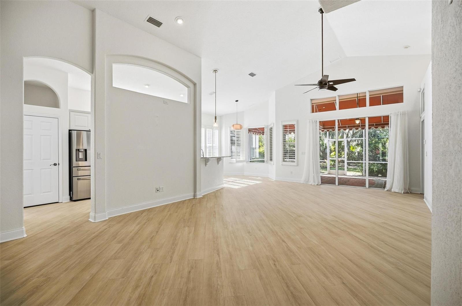 Image 9 of 89 For 16 Village View Way