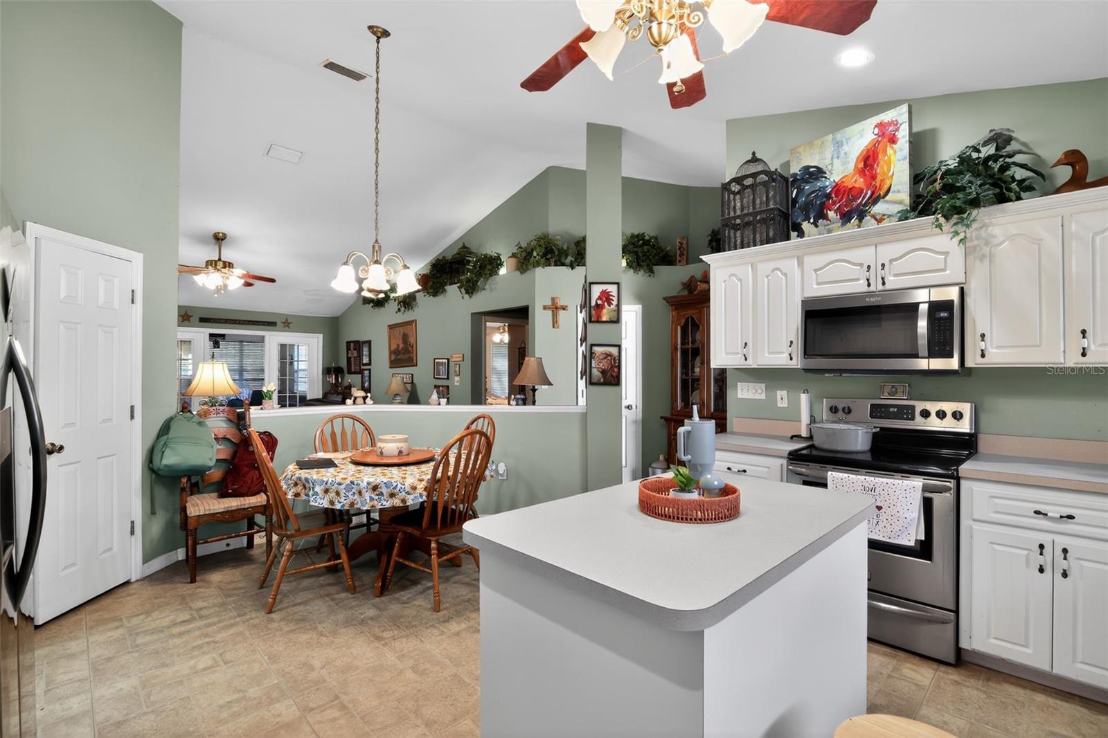 Image 15 of 31 For 10318 Palmetto Boulevard